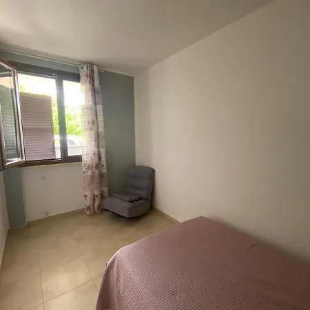 דירה Illumina House